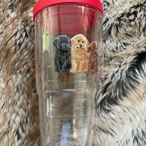 TERVIS LABRADOR PUPPIES emblem Tumbler 24 Oz with top lid.